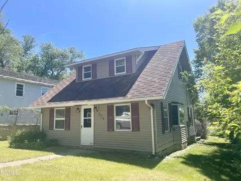 324 7th St NE, Jamestown, ND 58401