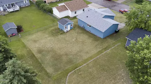5 Eckleson Rd, Lincoln, ND 58504 photo 3