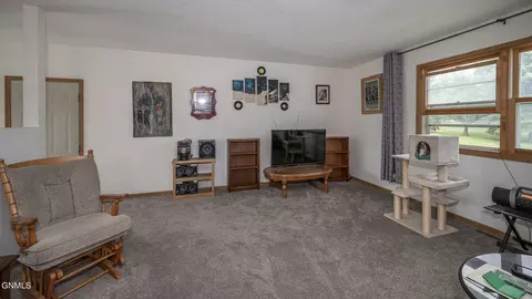 5 Eckleson Rd, Lincoln, ND 58504 photo 5