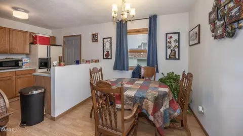 5 Eckleson Rd, Lincoln, ND 58504 photo 9