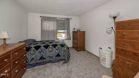 5 Eckleson Rd, Lincoln, ND 58504 photo 19