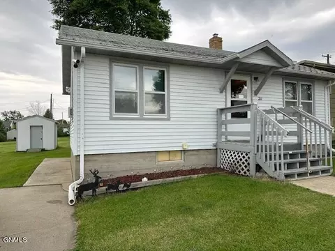 211 6th St S, New Salem, ND 58563
