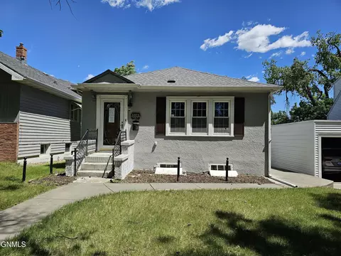1023 N 8th Street St, Bismarck, ND 58501
