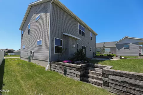 Exterior - 5319 Superior Dr, Bismarck, ND 58503 photo 8 of 11