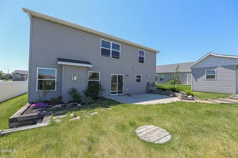 Exterior - 5319 Superior Dr, Bismarck, ND 58503 photo 5 of 11
