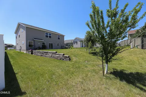 Exterior - 5319 Superior Dr, Bismarck, ND 58503 photo 4 of 11