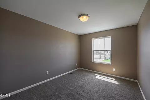Bedroom - 5319 Superior Dr, Bismarck, ND 58503 photo 6 of 9