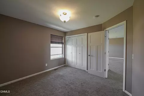 Bedroom - 5319 Superior Dr, Bismarck, ND 58503 photo 5 of 9