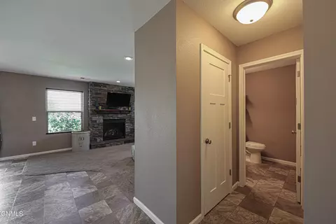 Entry Way - 5319 Superior Dr, Bismarck, ND 58503 photo 2 of 9