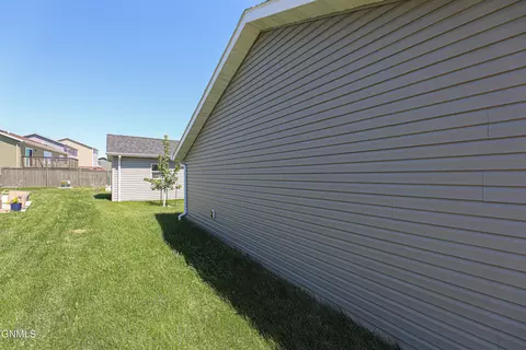 Exterior - 5319 Superior Dr, Bismarck, ND 58503 photo 9 of 11