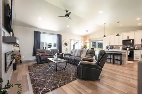 3908 Silver Blvd, Bismarck, ND 58503 photo 5