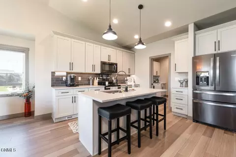 3908 Silver Blvd, Bismarck, ND 58503 photo 8