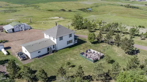 11630 44th St SW, Dickinson, ND 58601 photo 1
