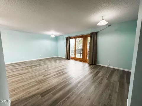 2412 N Main Ct, Williston, ND 58801 photo 4
