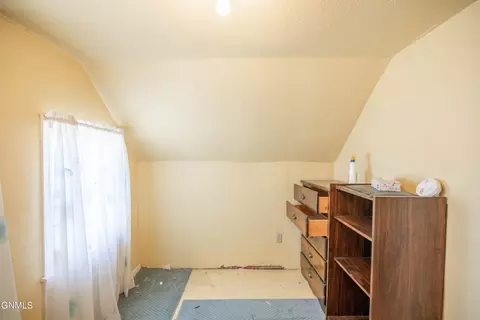 Bedroom - 518 Central Ave, Bismarck, ND 58501 photo 5 of 10