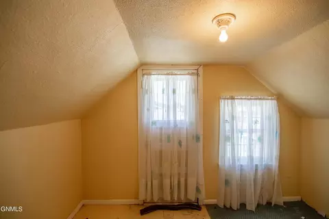 Bedroom - 518 Central Ave, Bismarck, ND 58501 photo 4 of 10