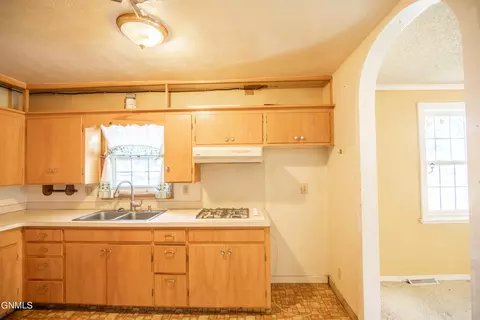 Kitchen - 518 Central Ave, Bismarck, ND 58501 photo 3 of 5