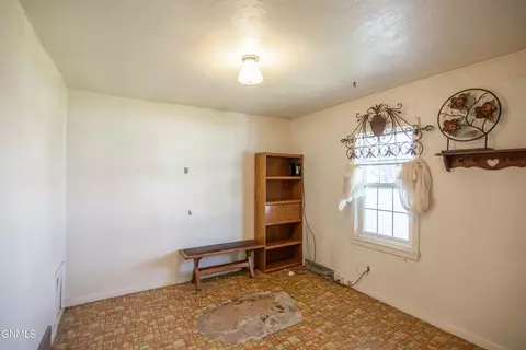Bedroom - 518 Central Ave, Bismarck, ND 58501 photo 1 of 10