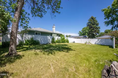 Exterior - 518 Central Ave, Bismarck, ND 58501 photo 3 of 6
