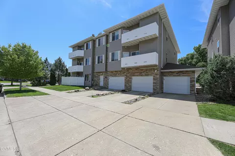 1200 W Owens Ave #9, Bismarck, ND 58501