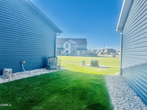 130 Kenner Lp, Bismarck, ND 58504 photo 22