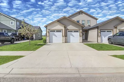 621 40th St E, Williston, ND 58801