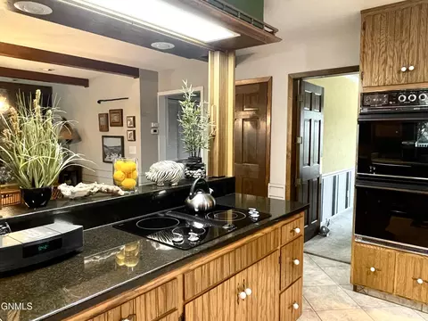 Kitchen - 1703 4th Ave E, Williston, ND 58801 photo 8 of 20