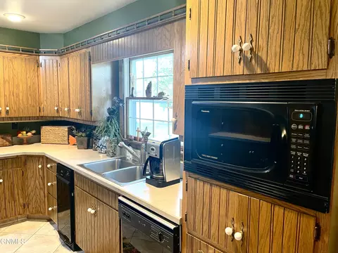 Kitchen - 1703 4th Ave E, Williston, ND 58801 photo 3 of 20