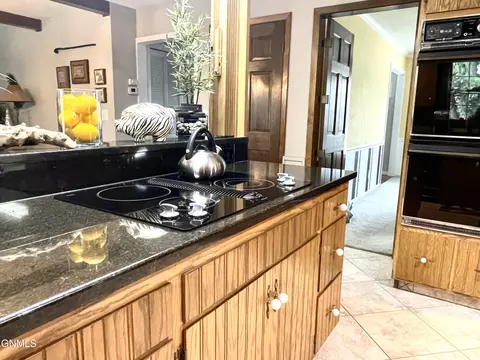 Kitchen - 1703 4th Ave E, Williston, ND 58801 photo 7 of 20