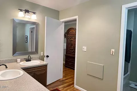 Bath - 1703 4th Ave E, Williston, ND 58801 photo 3 of 11