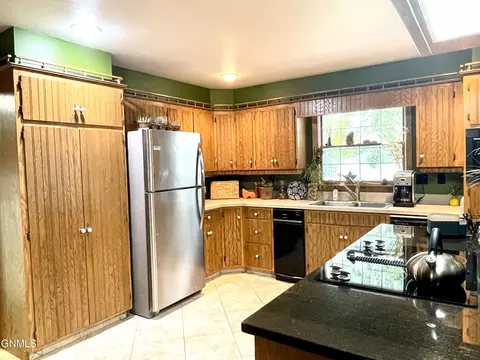 Kitchen - 1703 4th Ave E, Williston, ND 58801 photo 2 of 20