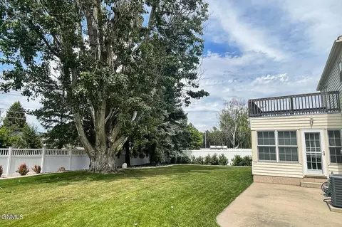Exterior - 1703 4th Ave E, Williston, ND 58801 photo 16 of 19