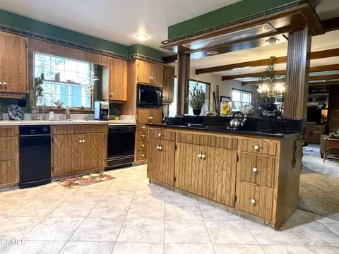 Kitchen - 1703 4th Ave E, Williston, ND 58801 photo 6 of 20