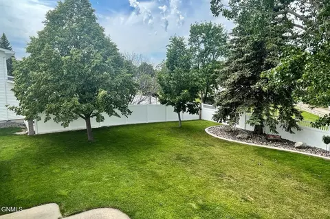 Exterior - 1703 4th Ave E, Williston, ND 58801 photo 10 of 19