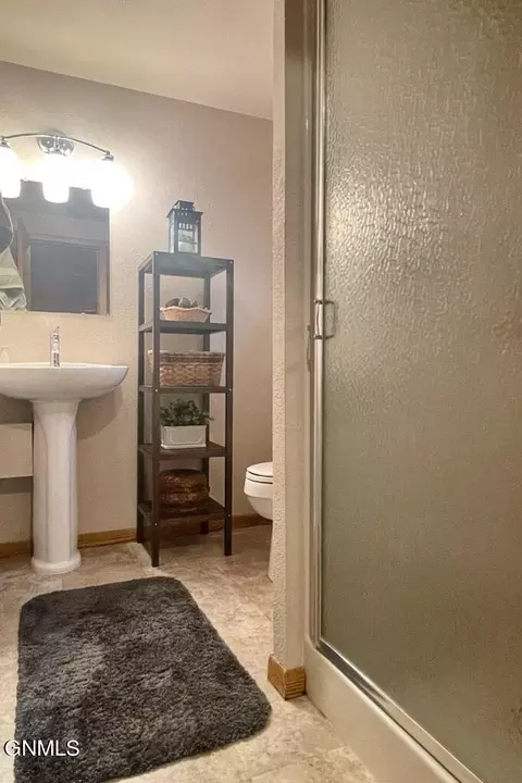 Bath - 1703 4th Ave E, Williston, ND 58801 photo 11 of 11