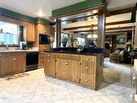 Kitchen - 1703 4th Ave E, Williston, ND 58801 photo 5 of 20