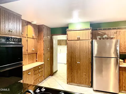 Kitchen - 1703 4th Ave E, Williston, ND 58801 photo 10 of 20