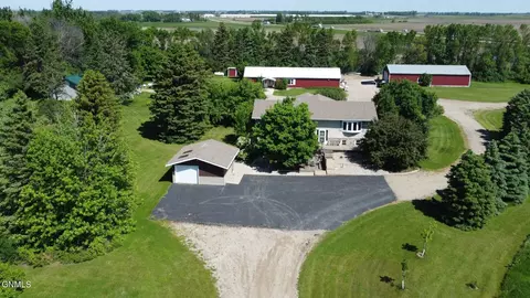 8175 31st St SE, Jamestown, ND 58401