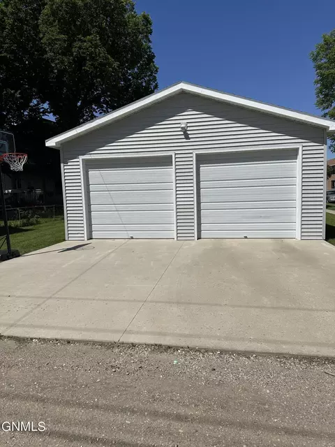 501 3rd Ave SE, Jamestown, ND 58401 photo 39