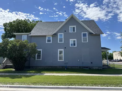 501 3rd Ave SE, Jamestown, ND 58401 photo 4