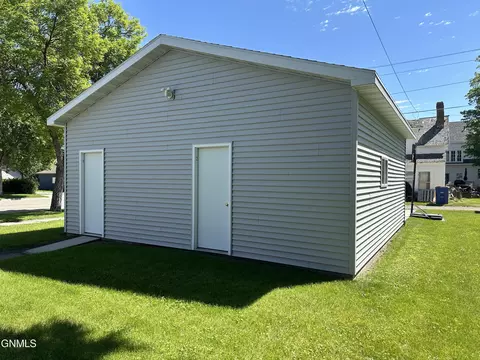 501 3rd Ave SE, Jamestown, ND 58401 photo 38