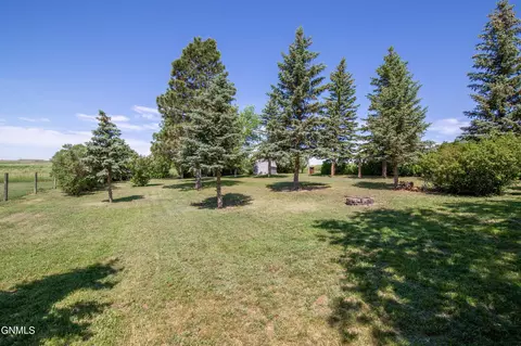 Exterior - 60 20th St SW, Dickinson, ND 58601 photo 5 of 8