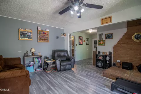 Living - 60 20th St SW, Dickinson, ND 58601 photo 5 of 6