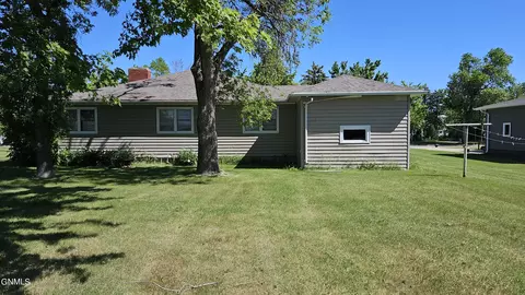 505 2nd Ave W, Edgeley, ND 58433 photo 4
