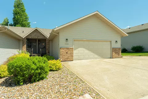 2335 Hoover Ave, Bismarck, ND 58503