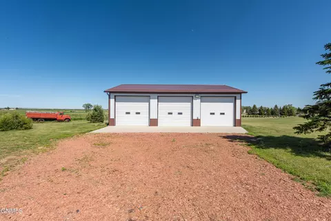 Exterior - 411 2nd St W, Regent, ND 58650 photo 16 of 18
