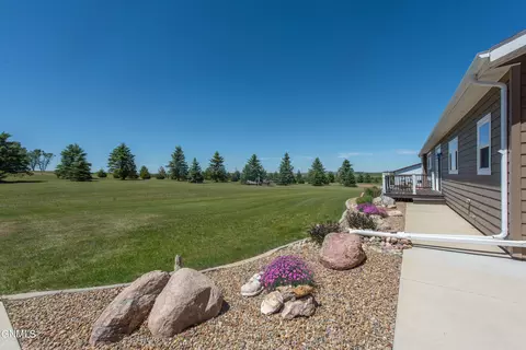Exterior - 411 2nd St W, Regent, ND 58650 photo 5 of 18