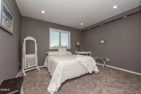 Bedroom - 411 2nd St W, Regent, ND 58650 photo 6 of 10