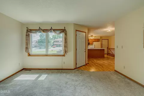 2002 E Capitol Ave, Bismarck, ND 58501 photo 18