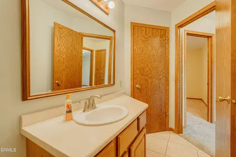 2002 E Capitol Ave, Bismarck, ND 58501 photo 31